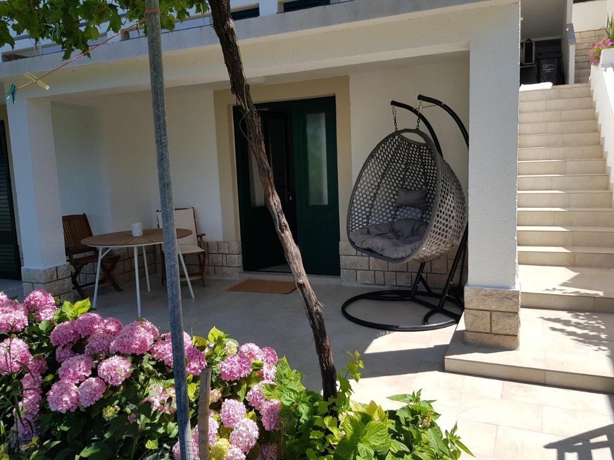 House Niva Appartement Supetarska Draga Buitenkant foto