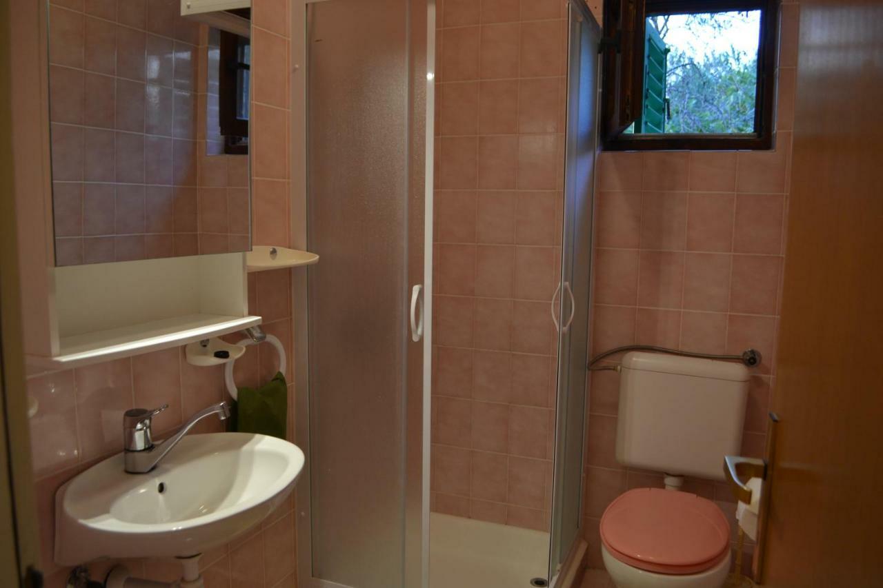 House Niva Appartement Supetarska Draga Buitenkant foto